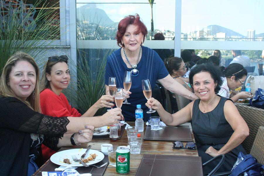 Alguns flagrantes do almoo;