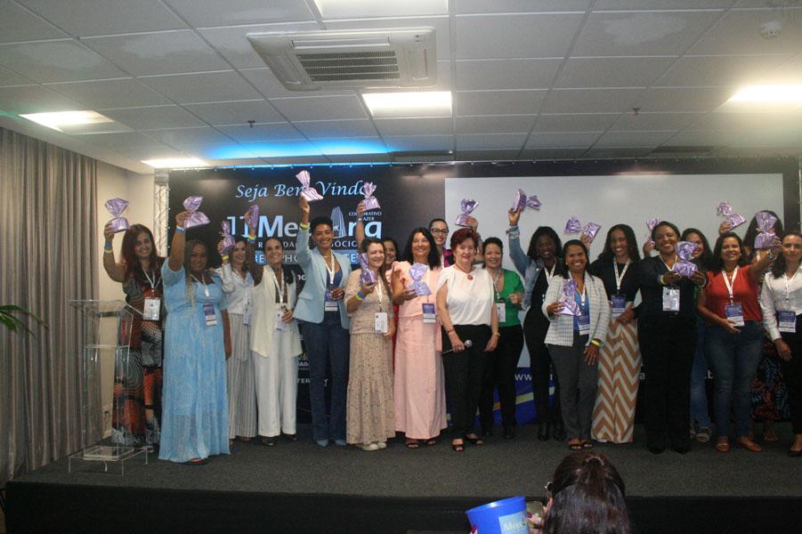 Entrega de Smart Watchs, para os 20 primeiros participantes que chegaram no evento.